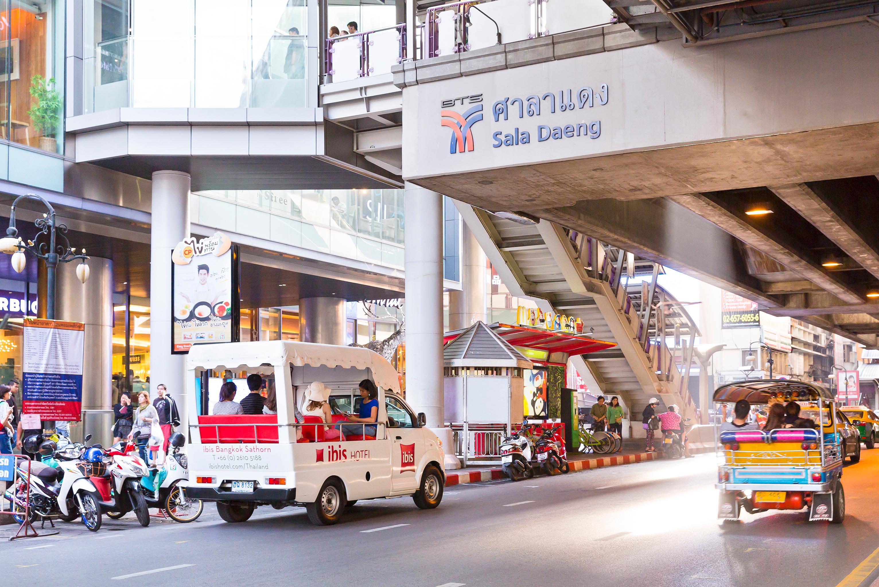 Ibis Bangkok Sathorn Hotel Exterior photo