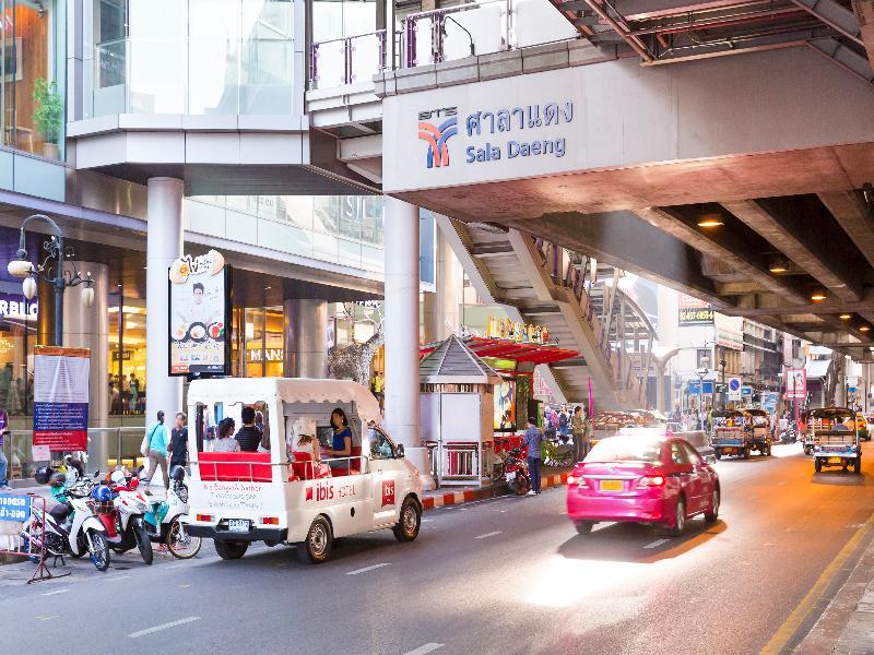 Ibis Bangkok Sathorn Hotel Exterior photo